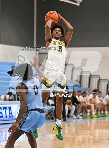 Thumbnail 3 in Vanden vs. Clovis North photogallery.