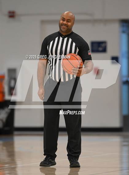 Thumbnail 2 in Vanden vs. Clovis North photogallery.