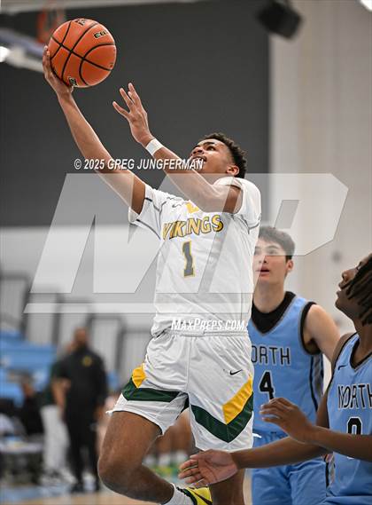 Thumbnail 2 in Vanden vs. Clovis North photogallery.