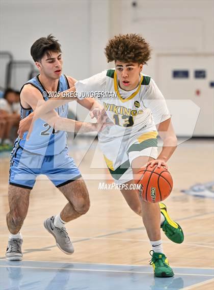 Thumbnail 2 in Vanden vs. Clovis North photogallery.