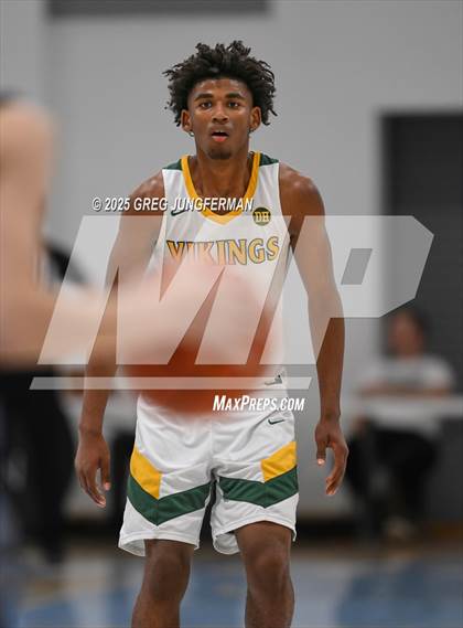 Thumbnail 3 in Vanden vs. Clovis North photogallery.