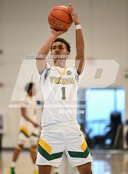 Thumbnail 3 in Vanden vs. Clovis North photogallery.