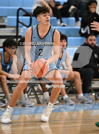 Thumbnail 3 in Vanden vs. Clovis North photogallery.