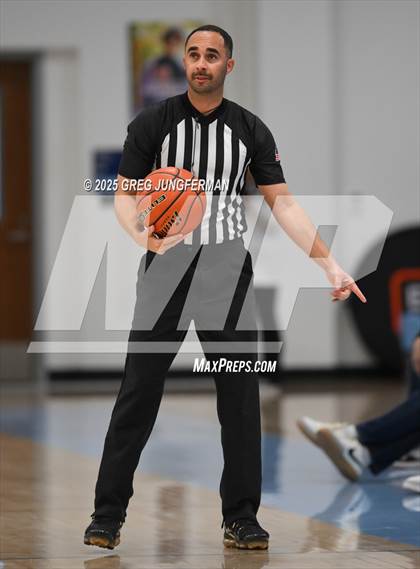 Thumbnail 2 in Vanden vs. Clovis North photogallery.