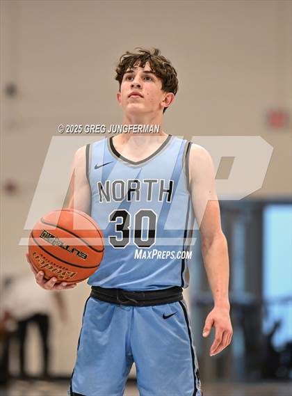 Thumbnail 3 in Vanden vs. Clovis North photogallery.