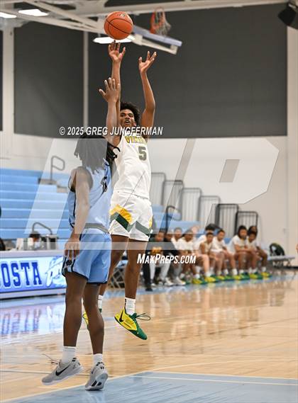 Thumbnail 1 in Vanden vs. Clovis North photogallery.