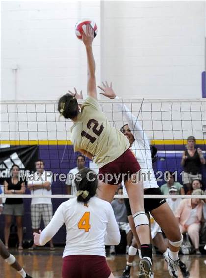 Thumbnail 1 in Long Beach Poly vs Central Catholic (2010 Durango Fall Classic) photogallery.
