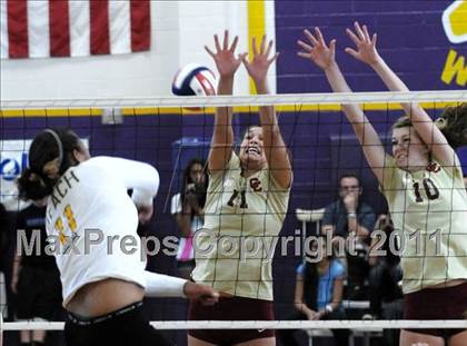 Thumbnail 3 in Long Beach Poly vs Central Catholic (2010 Durango Fall Classic) photogallery.