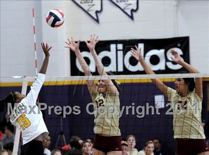 Thumbnail 2 in Long Beach Poly vs Central Catholic (2010 Durango Fall Classic) photogallery.