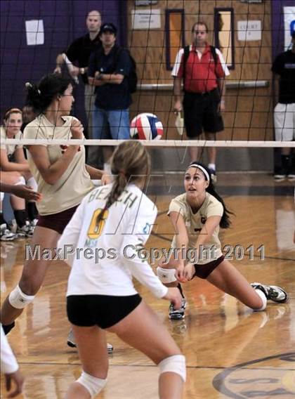 Thumbnail 3 in Long Beach Poly vs Central Catholic (2010 Durango Fall Classic) photogallery.