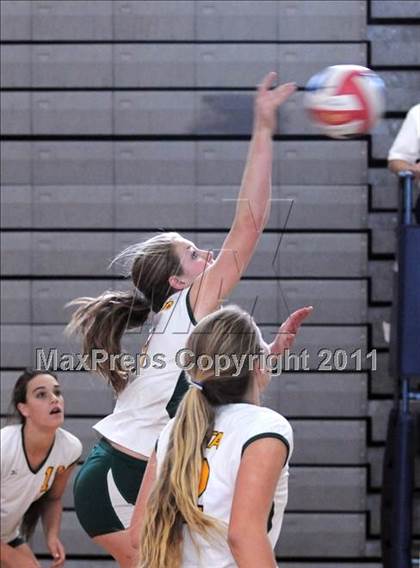 Thumbnail 2 in Long Beach Poly vs Central Catholic (2010 Durango Fall Classic) photogallery.