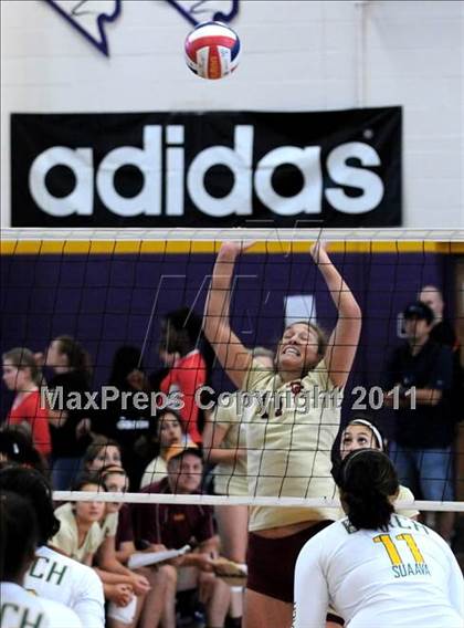 Thumbnail 3 in Long Beach Poly vs Central Catholic (2010 Durango Fall Classic) photogallery.