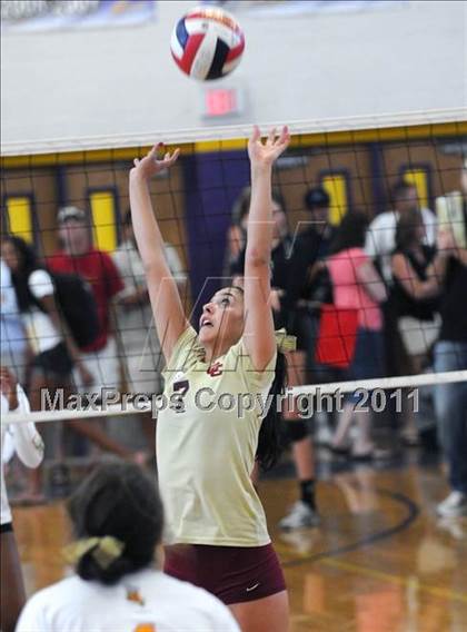 Thumbnail 3 in Long Beach Poly vs Central Catholic (2010 Durango Fall Classic) photogallery.