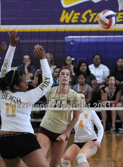 Thumbnail 2 in Long Beach Poly vs Central Catholic (2010 Durango Fall Classic) photogallery.