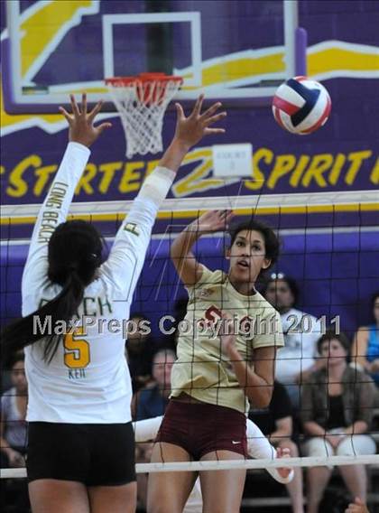 Thumbnail 2 in Long Beach Poly vs Central Catholic (2010 Durango Fall Classic) photogallery.