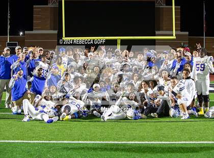 Thumbnail 1 in Worthing vs. Chapel Hill (UIL Football 4A D1 Region 3 Area Playoff) photogallery.