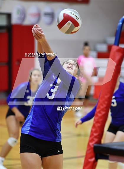 Thumbnail 2 in Lincoln @ Neshannock photogallery.