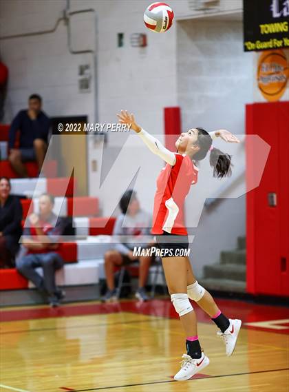 Thumbnail 2 in Lincoln @ Neshannock photogallery.