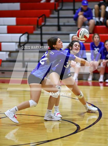 Thumbnail 3 in Lincoln @ Neshannock photogallery.