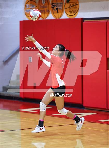 Thumbnail 1 in Lincoln @ Neshannock photogallery.