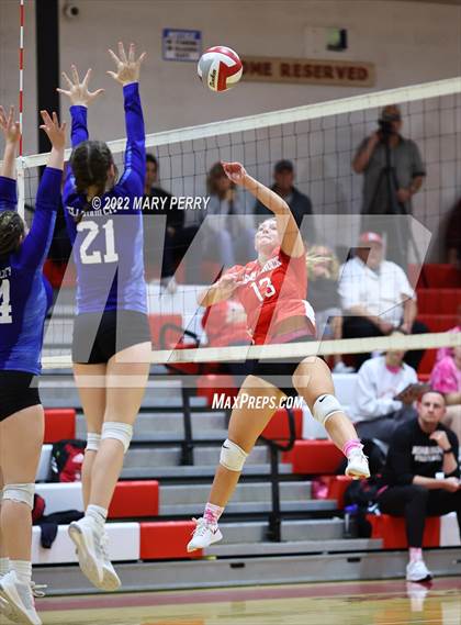 Thumbnail 2 in Lincoln @ Neshannock photogallery.