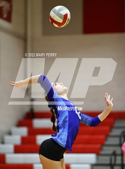 Thumbnail 2 in Lincoln @ Neshannock photogallery.