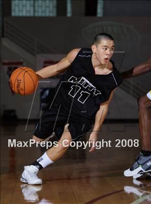 Thumbnail 2 in Holy Cross vs Archbishop Mitty (Spalding Hoophall Classic) photogallery.