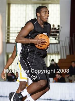 Thumbnail 3 in Holy Cross vs Archbishop Mitty (Spalding Hoophall Classic) photogallery.