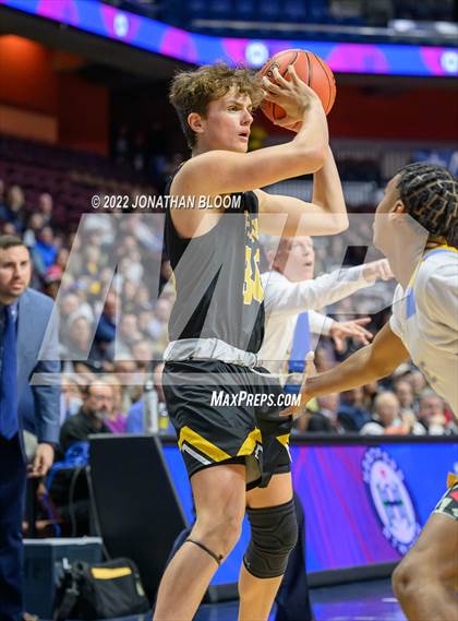 Thumbnail 3 in Kolbe-Cathedral vs. Hand (CIAC Class III Final) photogallery.