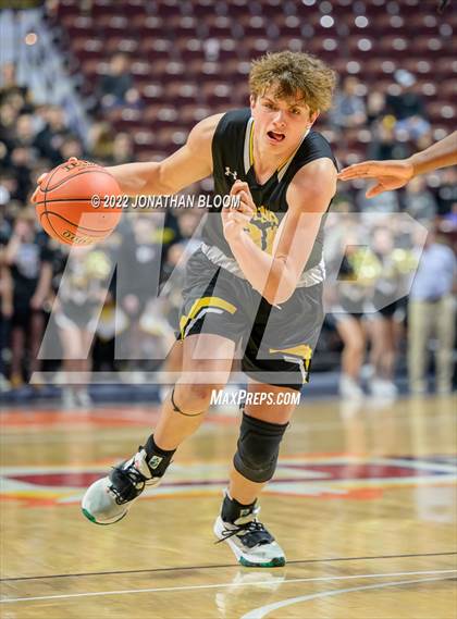 Thumbnail 2 in Kolbe-Cathedral vs. Hand (CIAC Class III Final) photogallery.