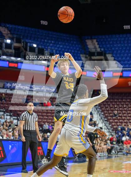 Thumbnail 3 in Kolbe-Cathedral vs. Hand (CIAC Class III Final) photogallery.