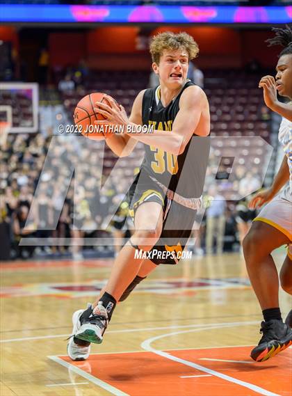 Thumbnail 3 in Kolbe-Cathedral vs. Hand (CIAC Class III Final) photogallery.
