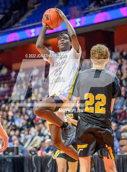 Thumbnail 2 in Kolbe-Cathedral vs. Hand (CIAC Class III Final) photogallery.