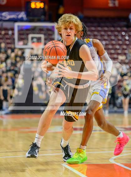 Thumbnail 3 in Kolbe-Cathedral vs. Hand (CIAC Class III Final) photogallery.