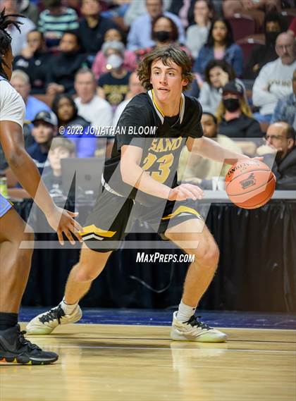 Thumbnail 3 in Kolbe-Cathedral vs. Hand (CIAC Class III Final) photogallery.