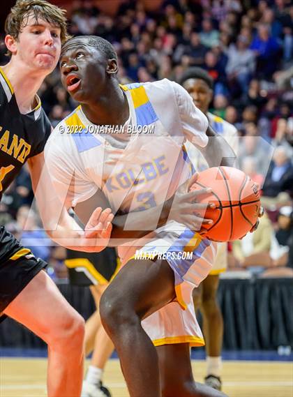 Thumbnail 3 in Kolbe-Cathedral vs. Hand (CIAC Class III Final) photogallery.
