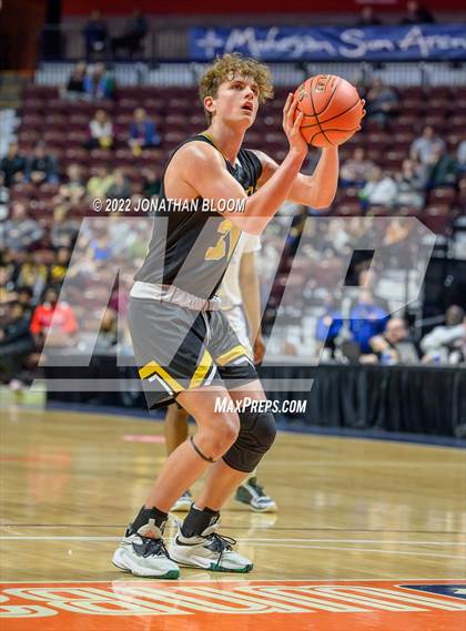 Thumbnail 3 in Kolbe-Cathedral vs. Hand (CIAC Class III Final) photogallery.