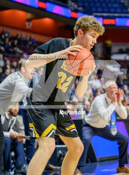 Thumbnail 2 in Kolbe-Cathedral vs. Hand (CIAC Class III Final) photogallery.