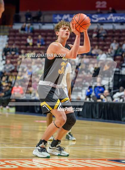Thumbnail 1 in Kolbe-Cathedral vs. Hand (CIAC Class III Final) photogallery.