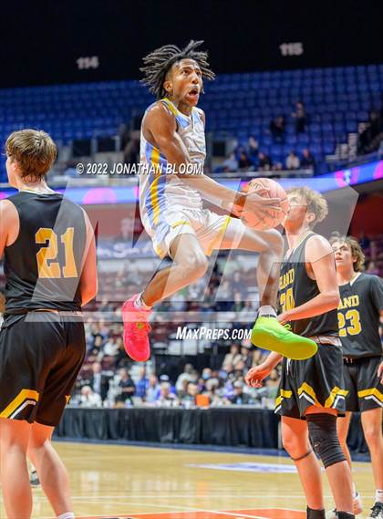 Thumbnail 1 in Kolbe-Cathedral vs. Hand (CIAC Class III Final) photogallery.