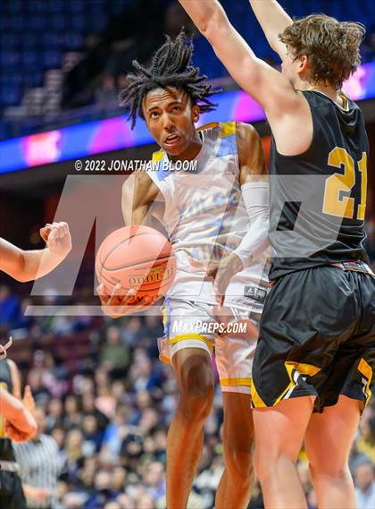 Thumbnail 2 in Kolbe-Cathedral vs. Hand (CIAC Class III Final) photogallery.