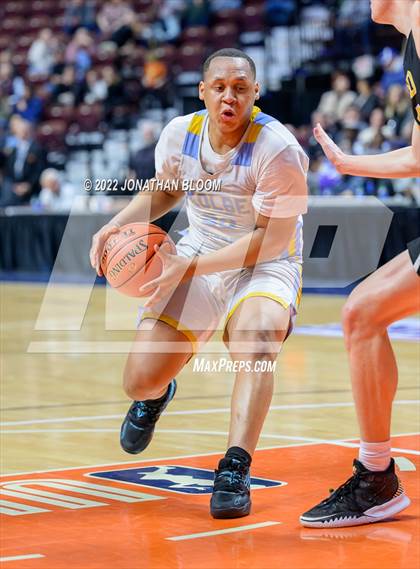 Thumbnail 3 in Kolbe-Cathedral vs. Hand (CIAC Class III Final) photogallery.
