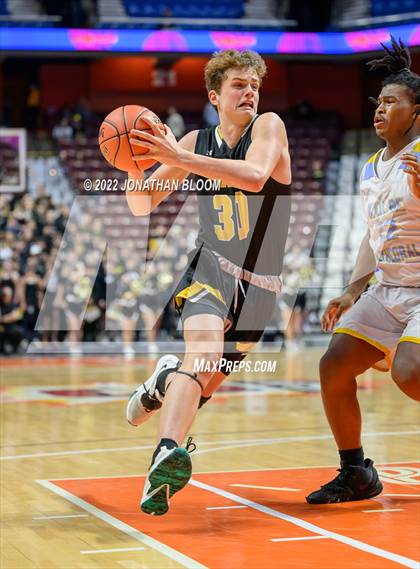 Thumbnail 1 in Kolbe-Cathedral vs. Hand (CIAC Class III Final) photogallery.
