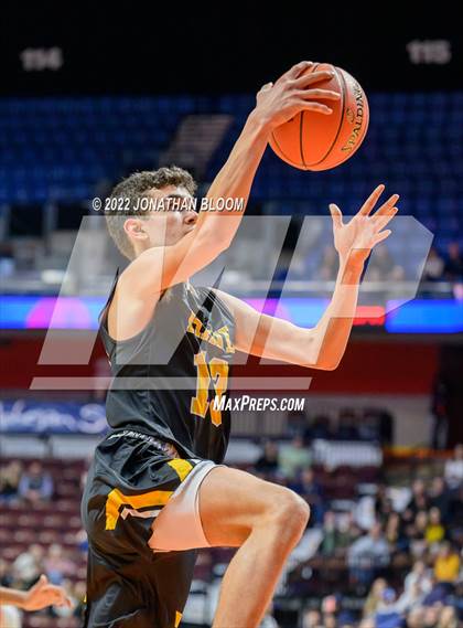 Thumbnail 3 in Kolbe-Cathedral vs. Hand (CIAC Class III Final) photogallery.