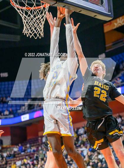 Thumbnail 3 in Kolbe-Cathedral vs. Hand (CIAC Class III Final) photogallery.