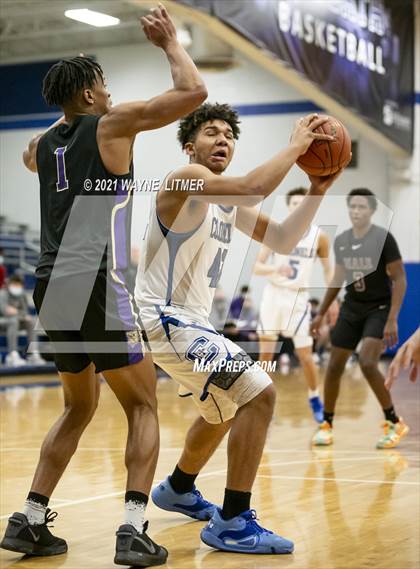 Thumbnail 1 in Male @ Covington Catholic photogallery.