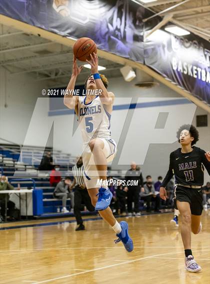 Thumbnail 1 in Male @ Covington Catholic photogallery.