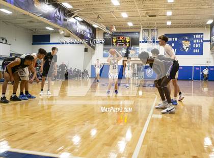 Thumbnail 3 in Male @ Covington Catholic photogallery.