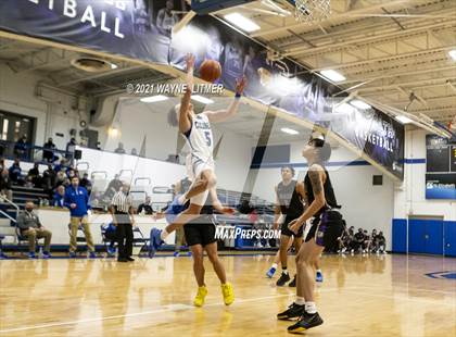 Thumbnail 2 in Male @ Covington Catholic photogallery.