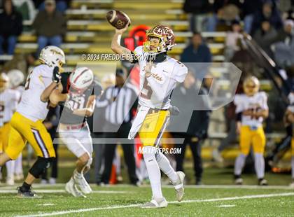 Thumbnail 1 in Collinsville vs. Muenster (UIL 2A DII Regional Final) photogallery.